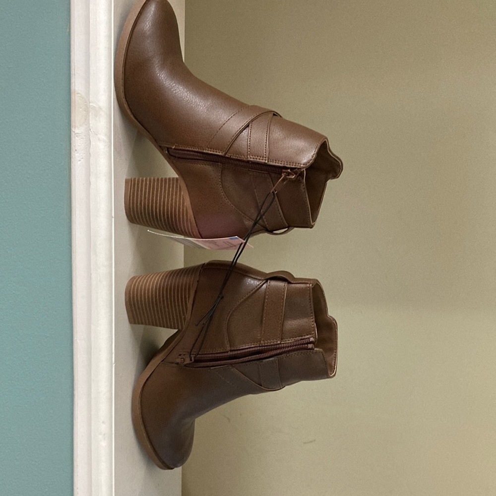Serra ladies boots size 8 brand new never worn